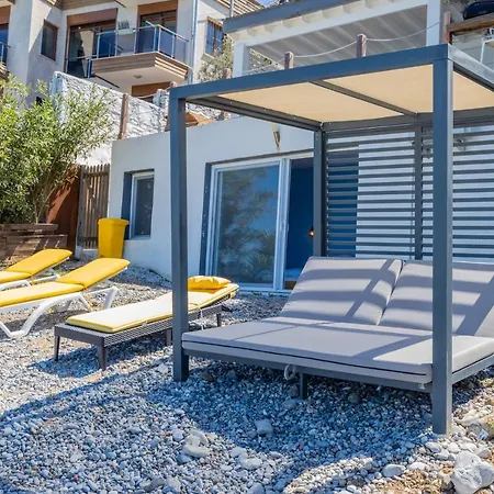 Love Beach Villa וילה