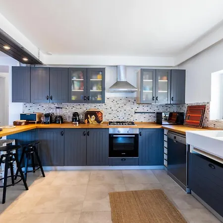 Vilă Love Beach Villa *