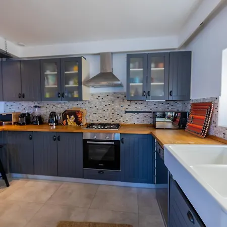 Vilă Love Beach Villa *