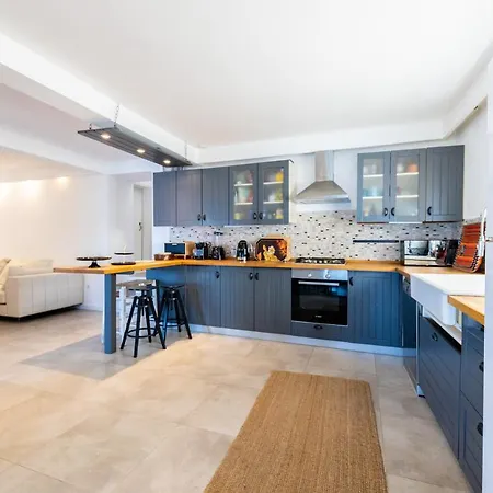 Vilă Love Beach Villa *