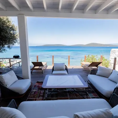 Vilă Love Beach Villa *