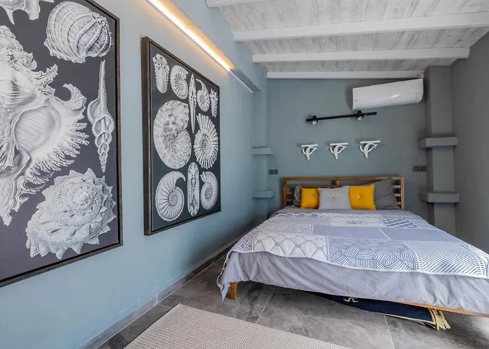 Love Beach Villa *