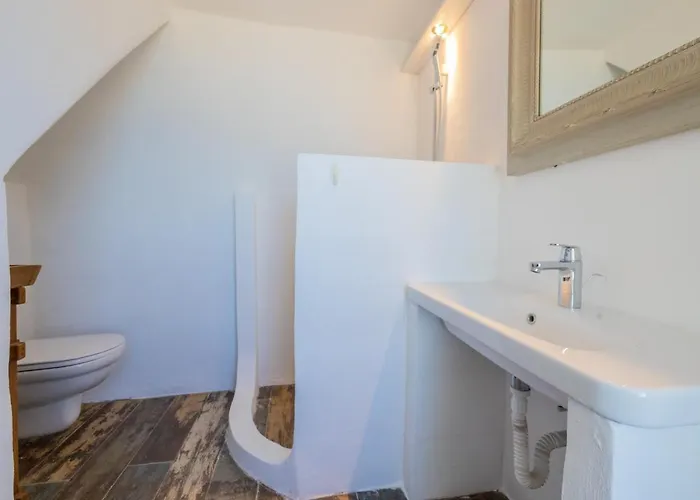 Love Beach Villa וילה *