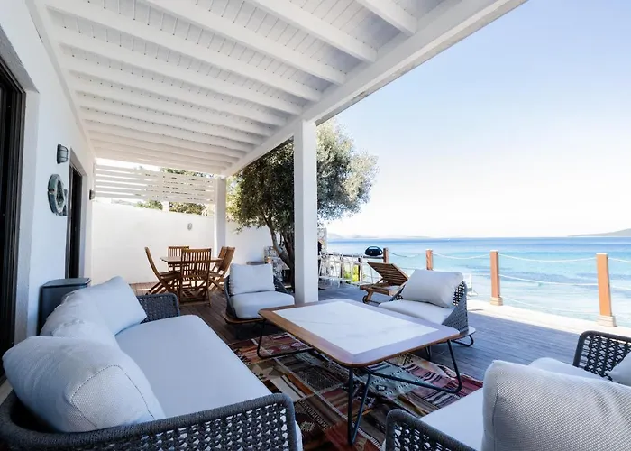 Love Beach Villa בודרום