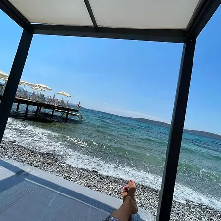 Love Beach Villa فيلة *