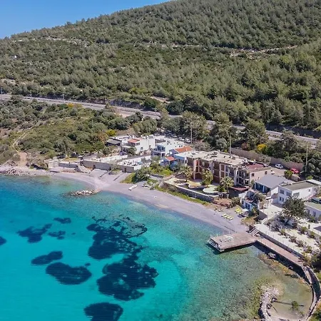 Love Beach Villa فيلة *