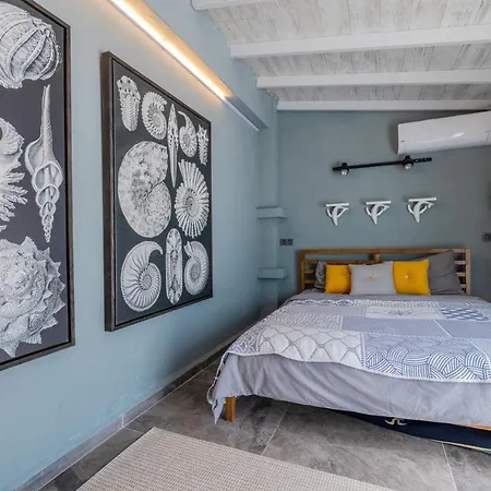 Love Beach Villa *