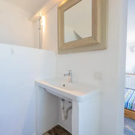 فيلة Love Beach Villa *